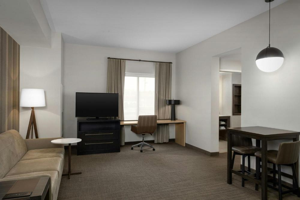 One-Bedroom King Suite - Mobility/Hearing Accessible with Roll-In Shower interior